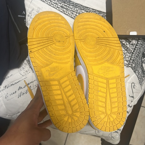 Jordan 1 low pollen size 9.5 - Picture 3 of 6